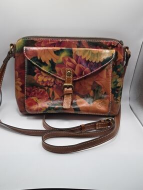 Patricia Nash Leather Purse With Flower Design
